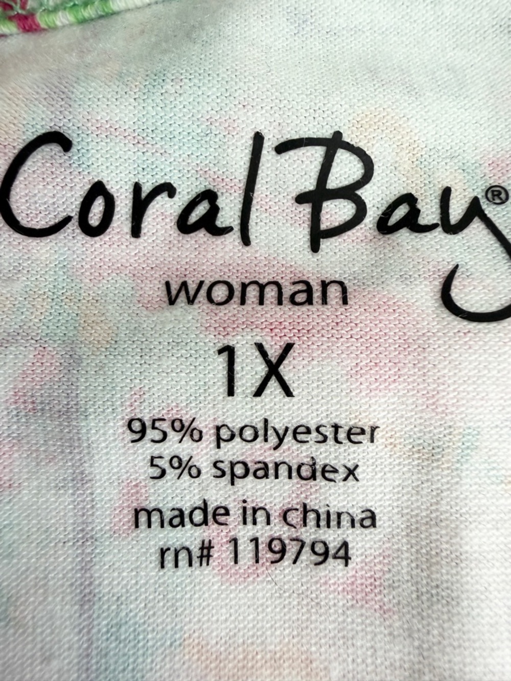 Coral Bay Woman Short Sleeve Shirt 1X Flamingo Colorful V Neck Resort Summer - Picture 8 of 8